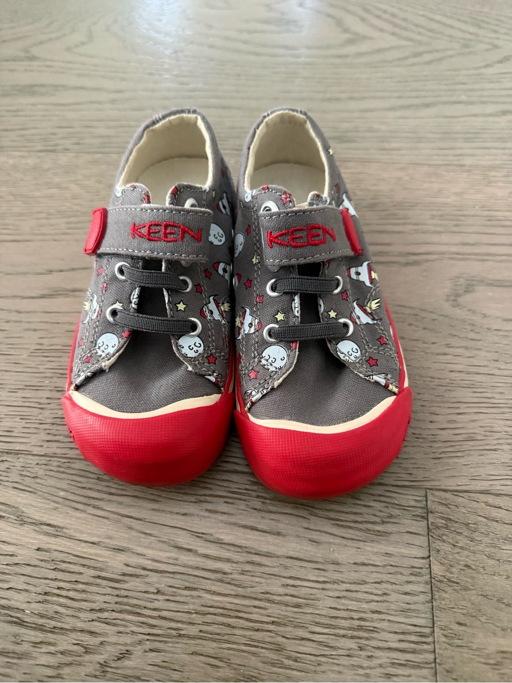 Keen Gray Canvas Sneakers with Velcro NWOB Toddler 8